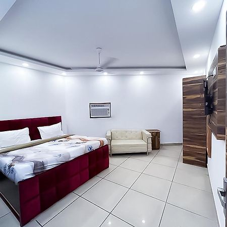 Hotel Js Garden - Near Jaypee Hospital Noida Extérieur photo