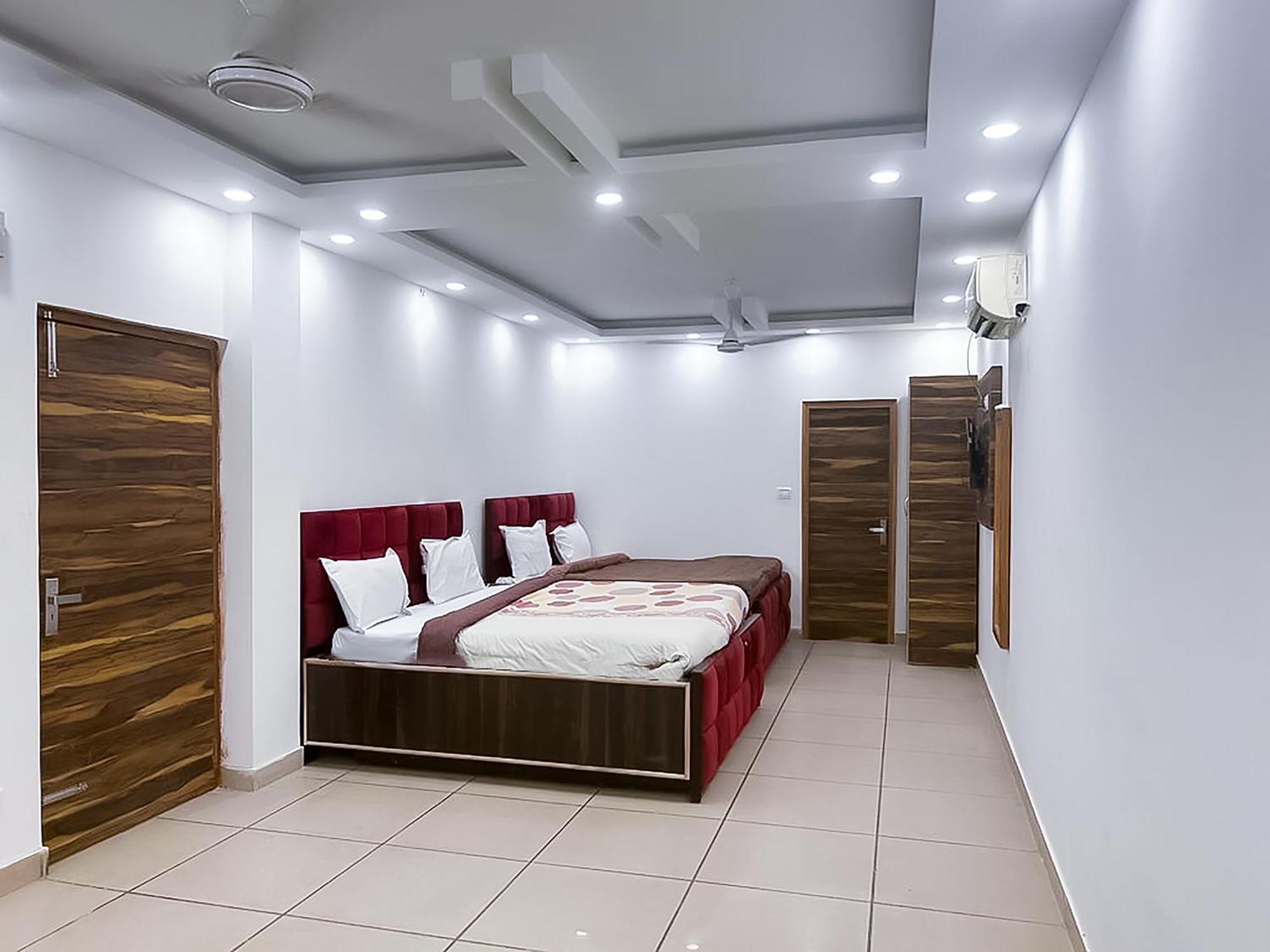 Hotel Js Garden - Near Jaypee Hospital Noida Extérieur photo