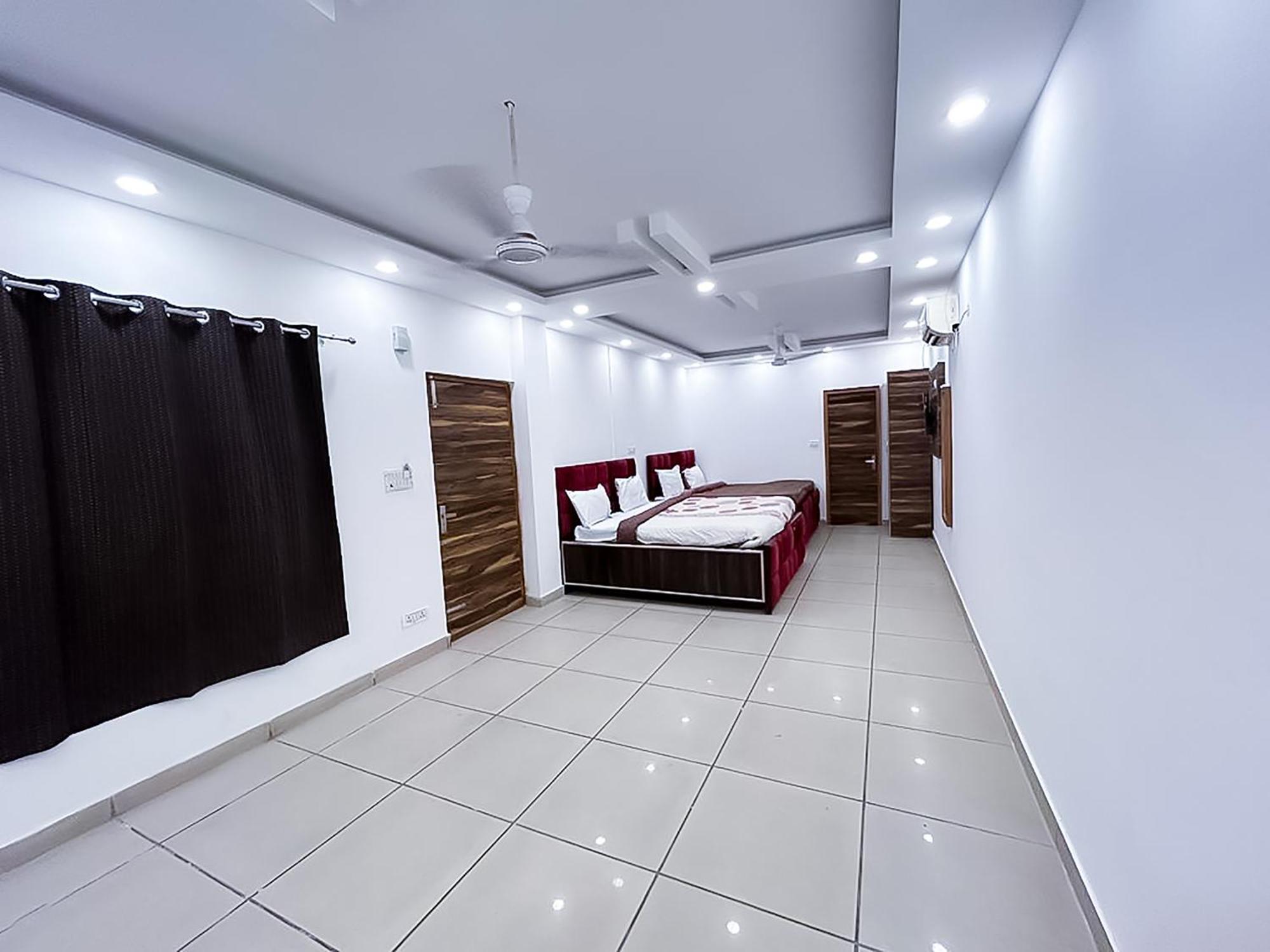 Hotel Js Garden - Near Jaypee Hospital Noida Extérieur photo