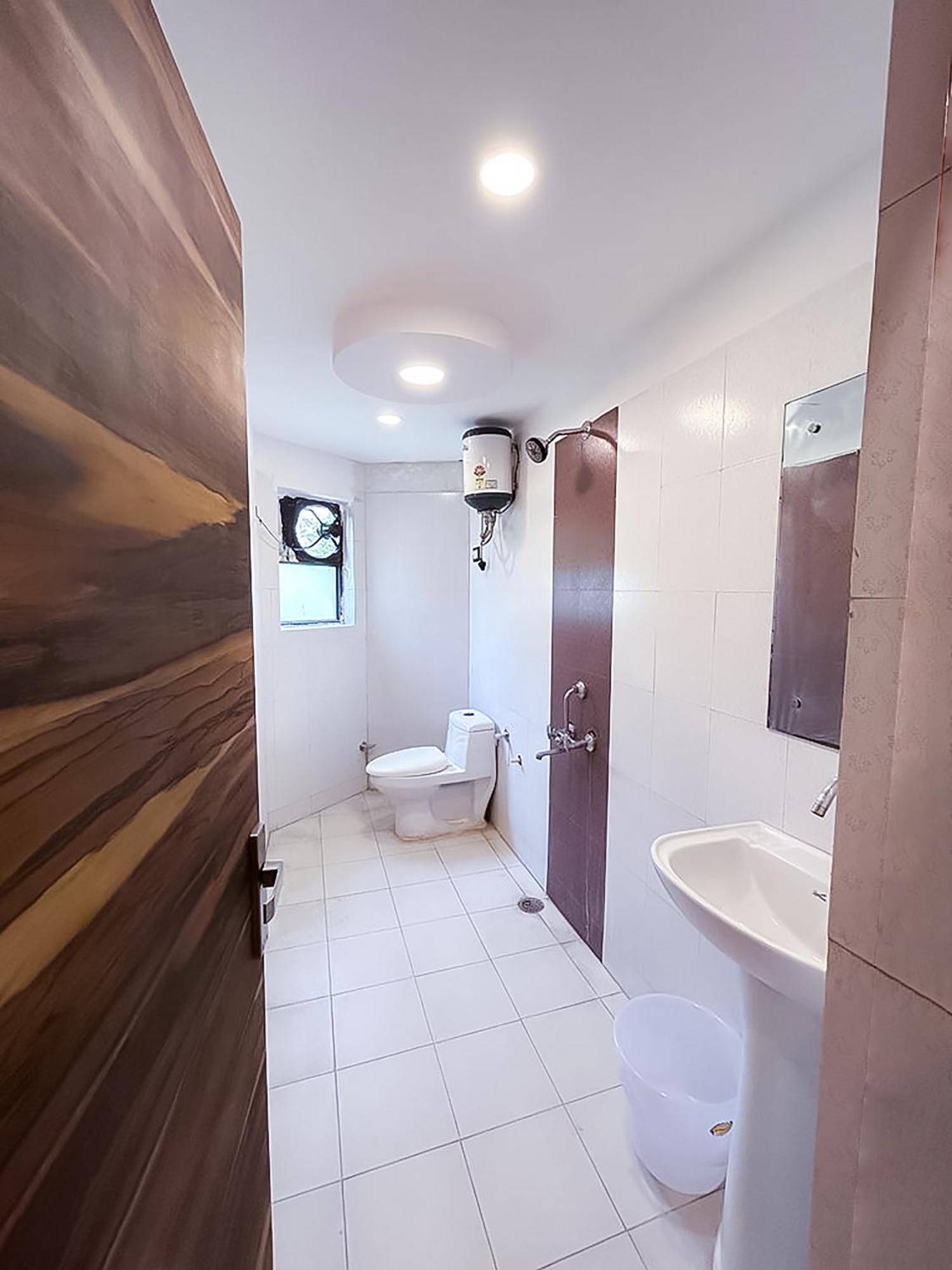 Hotel Js Garden - Near Jaypee Hospital Noida Extérieur photo